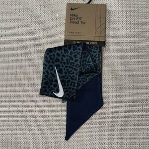 NIKE OS Dri-FIT Unisex Navy Green White Logo Athletic Animal Print Headband Tie